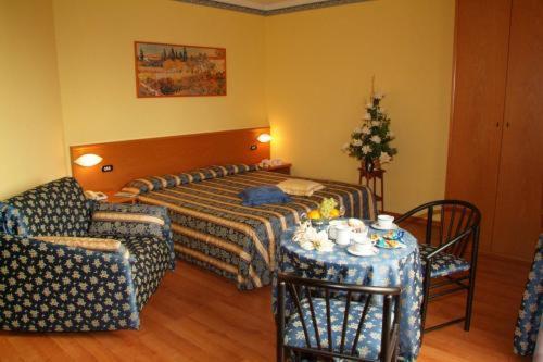 Hotel Le Mura e Residence Città di Castello Esterno foto
